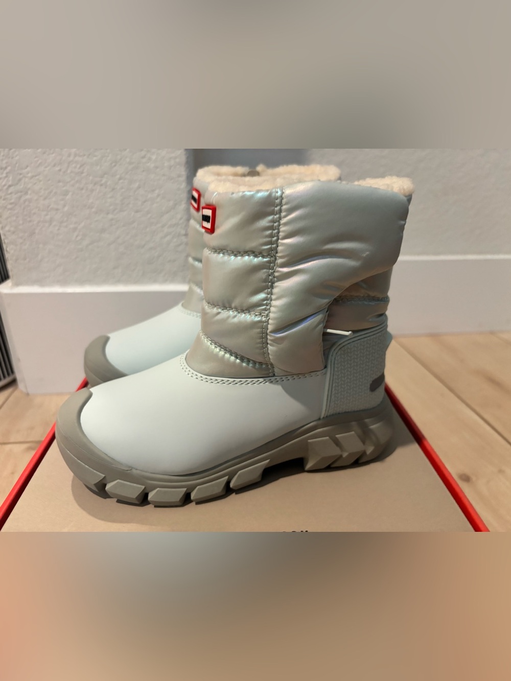 New in Box Hunter Girl's Intrepid Nebula Snow Boot